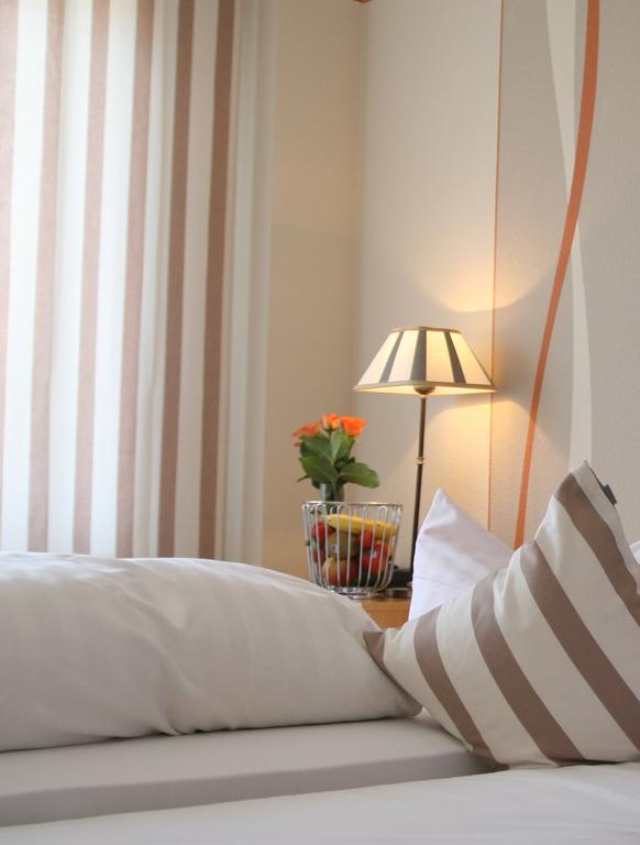 Hotel Gasthof Roessle Stetten am Kalten Markt ภายนอก รูปภาพ