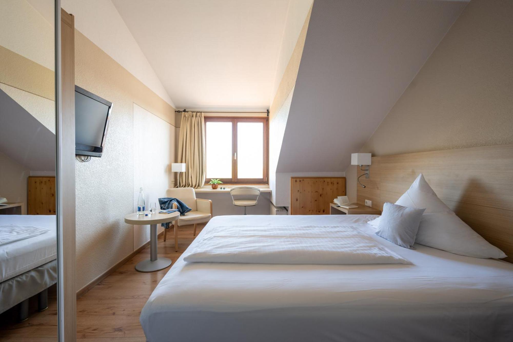 Hotel Gasthof Roessle Stetten am Kalten Markt ภายนอก รูปภาพ